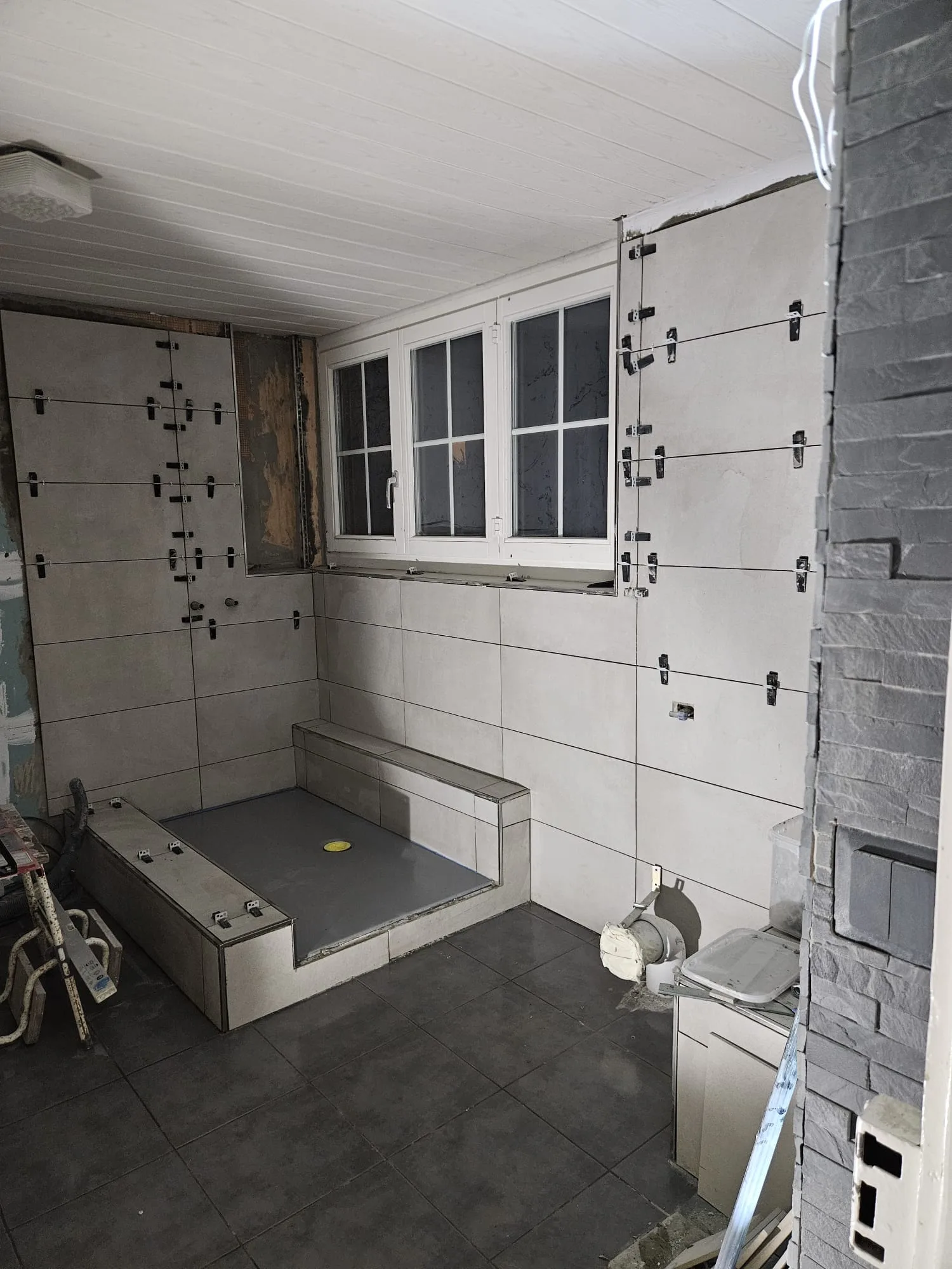 Dusche im Bau — Verbund-Abdichtung nach SIA-Norm